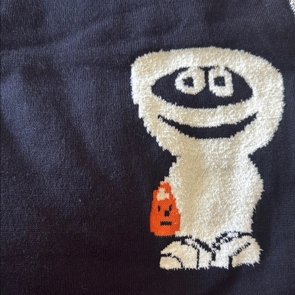 QueenWest Halloween trick-or-treating, mummy decorative throw 🎃